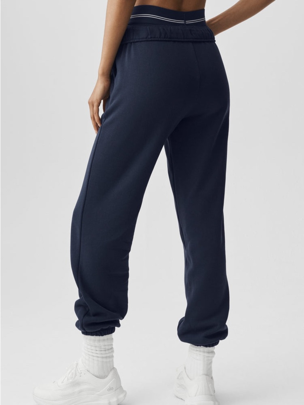 ALO Accolade Jogger Sweatpants - Picture 2 of 6